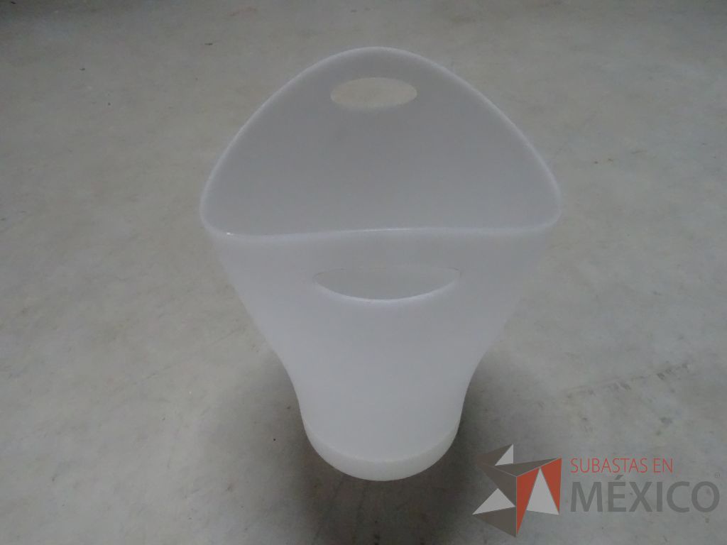 Lote 065 - 10 Botes de basura color blanco - Imagen 2
