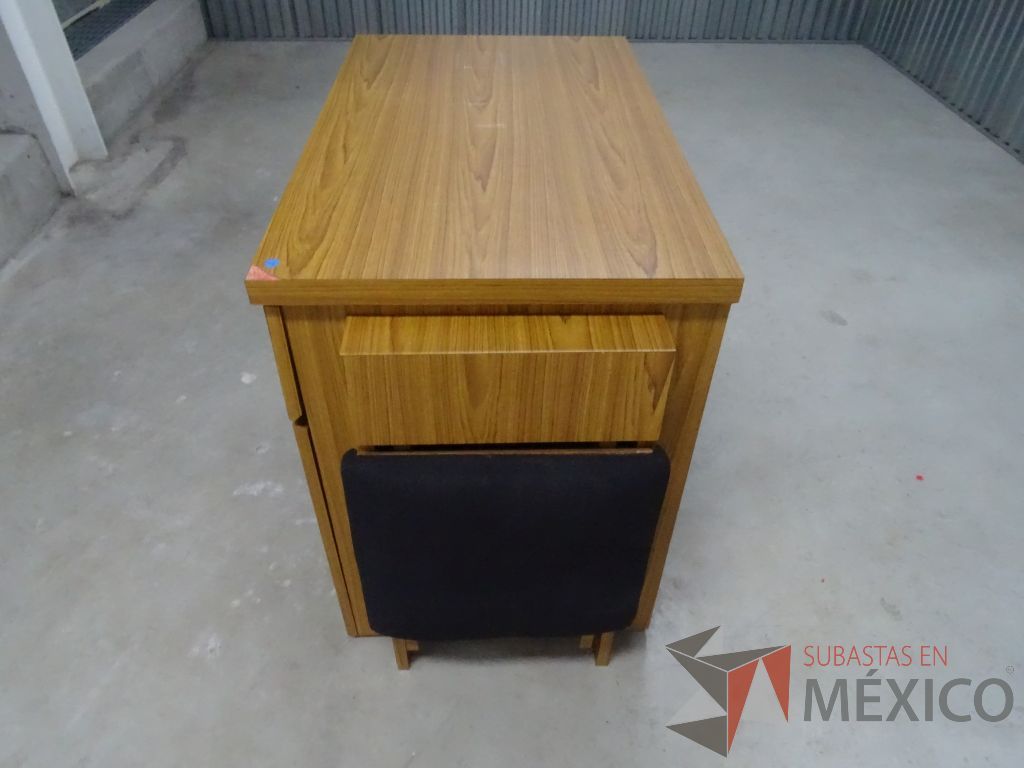 Lote 016 - Gabinete tipo madera con dos puertas y un entrepaño - Imagen 5