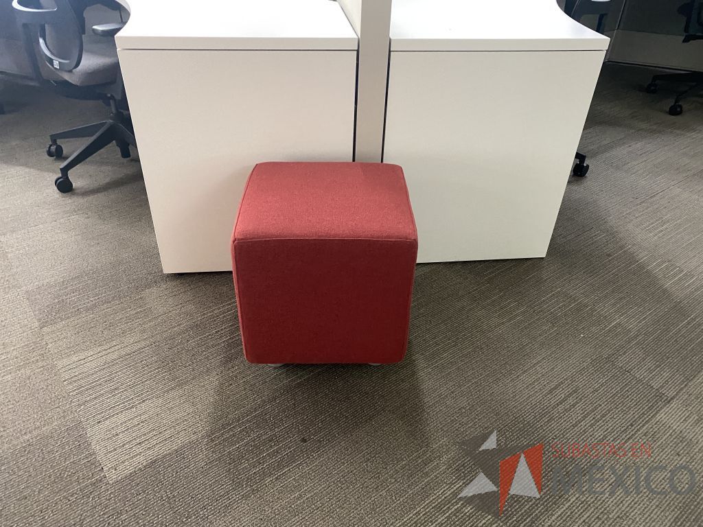 Lote 009 - 2 Bancos con 4 patas metálicas asiento en tela color naranja - Imagen 7