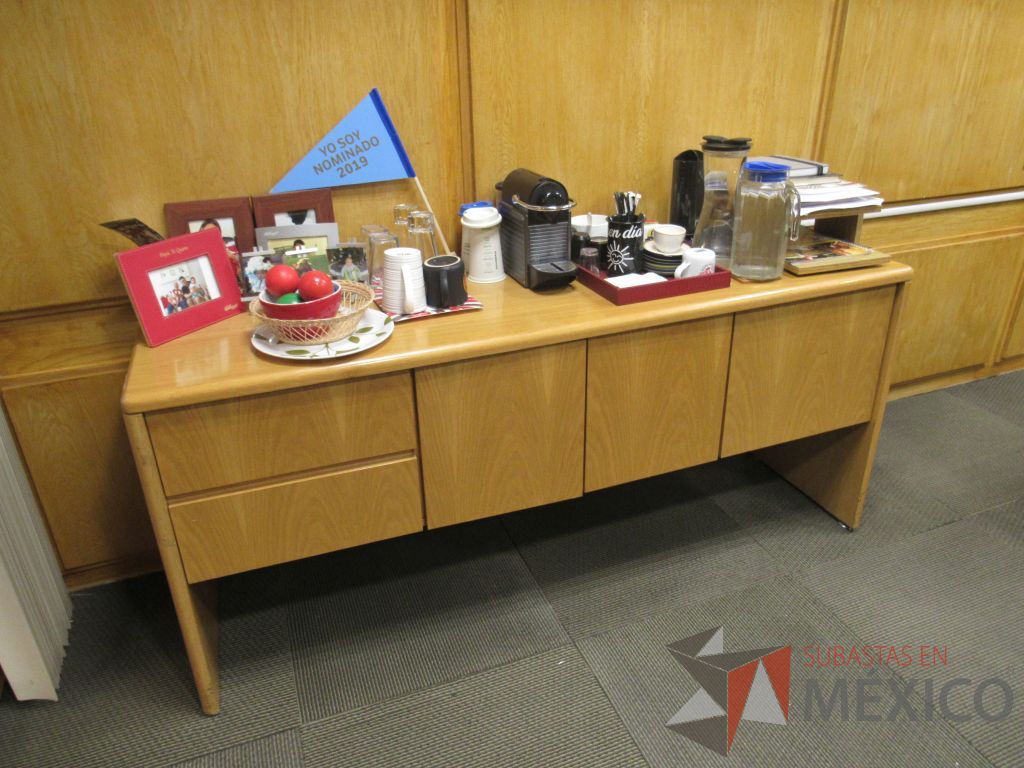 Lote 038 - Credenza con 3 puertas y 2 cajones - Imagen 2