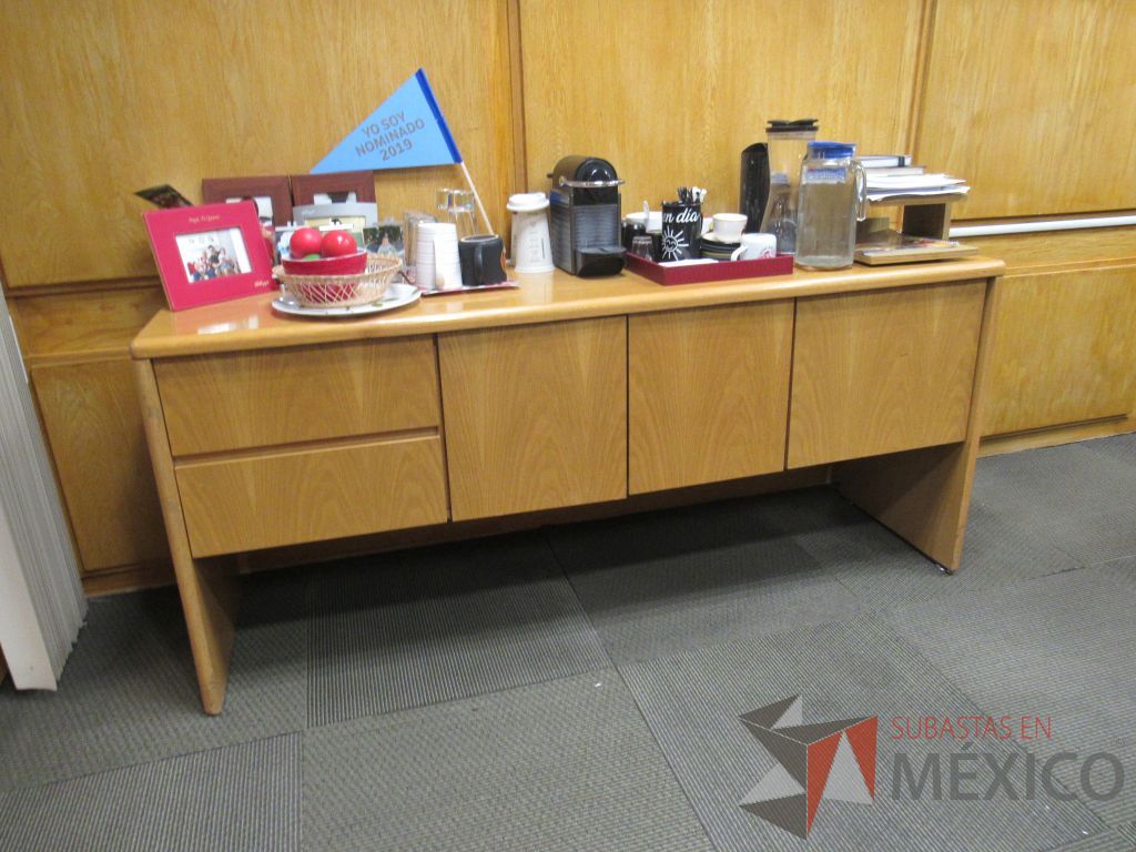 Lote 038 - Credenza con 3 puertas y 2 cajones - Imagen 3