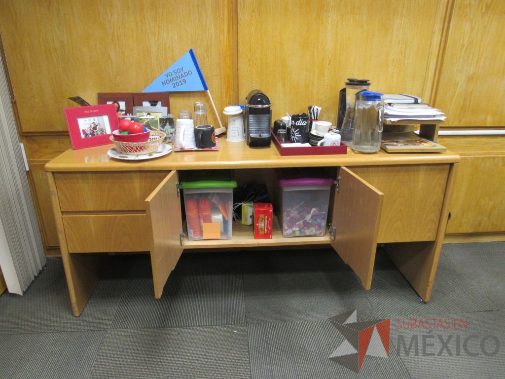 Lote 038 - Credenza con 3 puertas y 2 cajones - Imagen 6