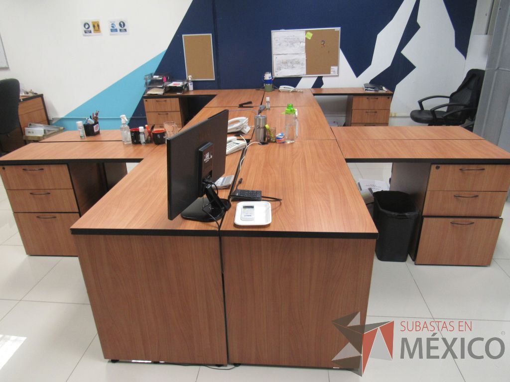 Lote 004 - Estación de trabajo para 6 personas con 6 archiveros de pedestal - Imagen 6