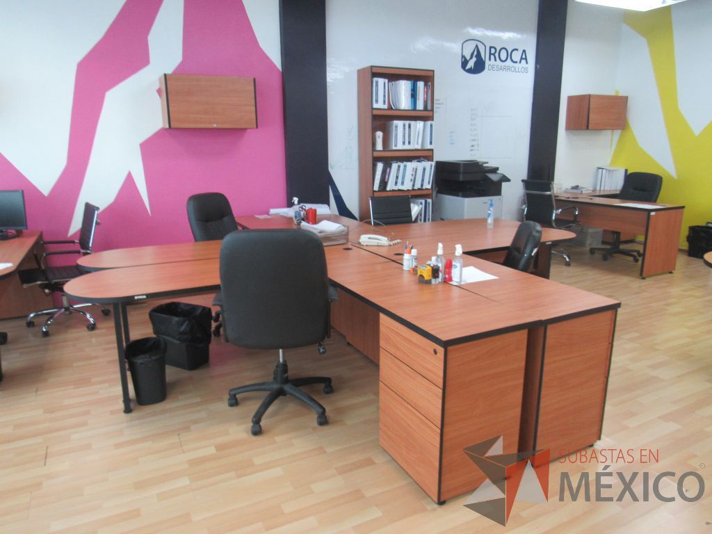 Lote 132 - Estación de trabajo para 4 personas con 4 archivero de 3 cajones color café - Imagen 13