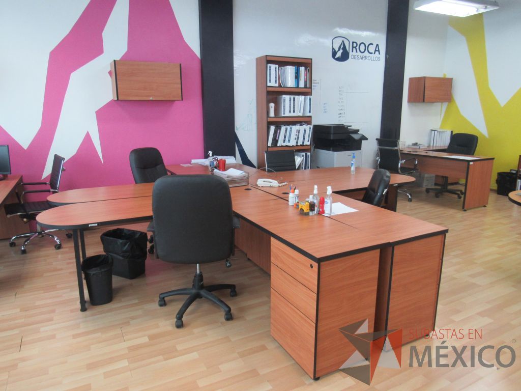 Lote 132 - Estación de trabajo para 4 personas con 4 archivero de 3 cajones color café - Imagen 12