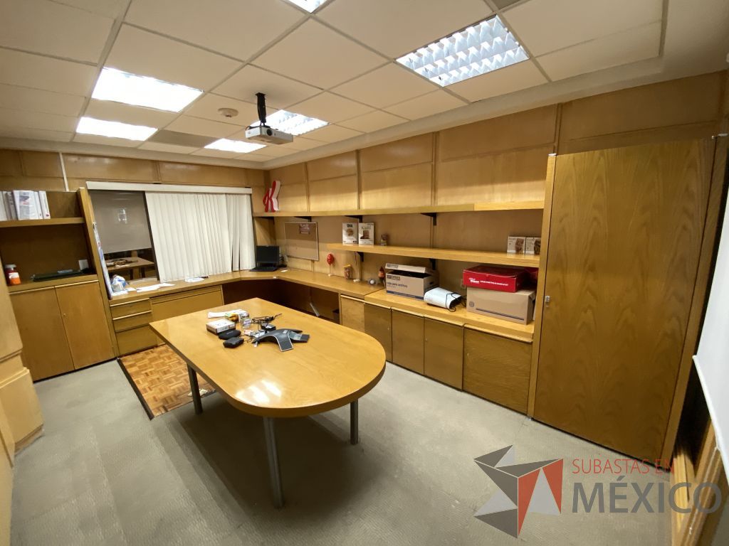 Lote 089 - Oficina Ejecutiva con Escritorio en escuadra, Credenza, 2 Gabinetes y Mesa de trabajo - Imagen 12