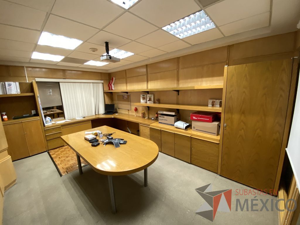 Lote 089 - Oficina Ejecutiva con Escritorio en escuadra, Credenza, 2 Gabinetes y Mesa de trabajo - Imagen 13