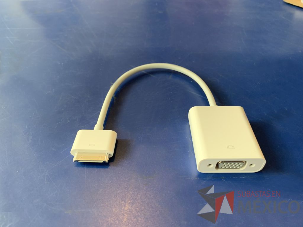 Lote 135 - 1 cable AV/USB p/IPAD,2 adaptadores minidisplay a VGA,1 adaptador VGA a IPOD,1 adaptador VGA a HDMI,6 divisores VGA de 2 vias. - Imagen 10