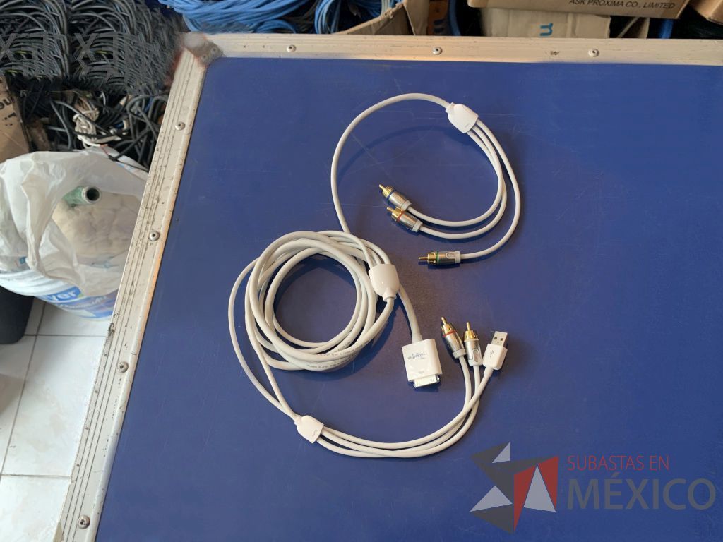 Lote 134 - 205 conectores y adaptadores de diversas conexiones ( VGA,CANON,PLUG,HDMI,RCA etc.) - Imagen 2