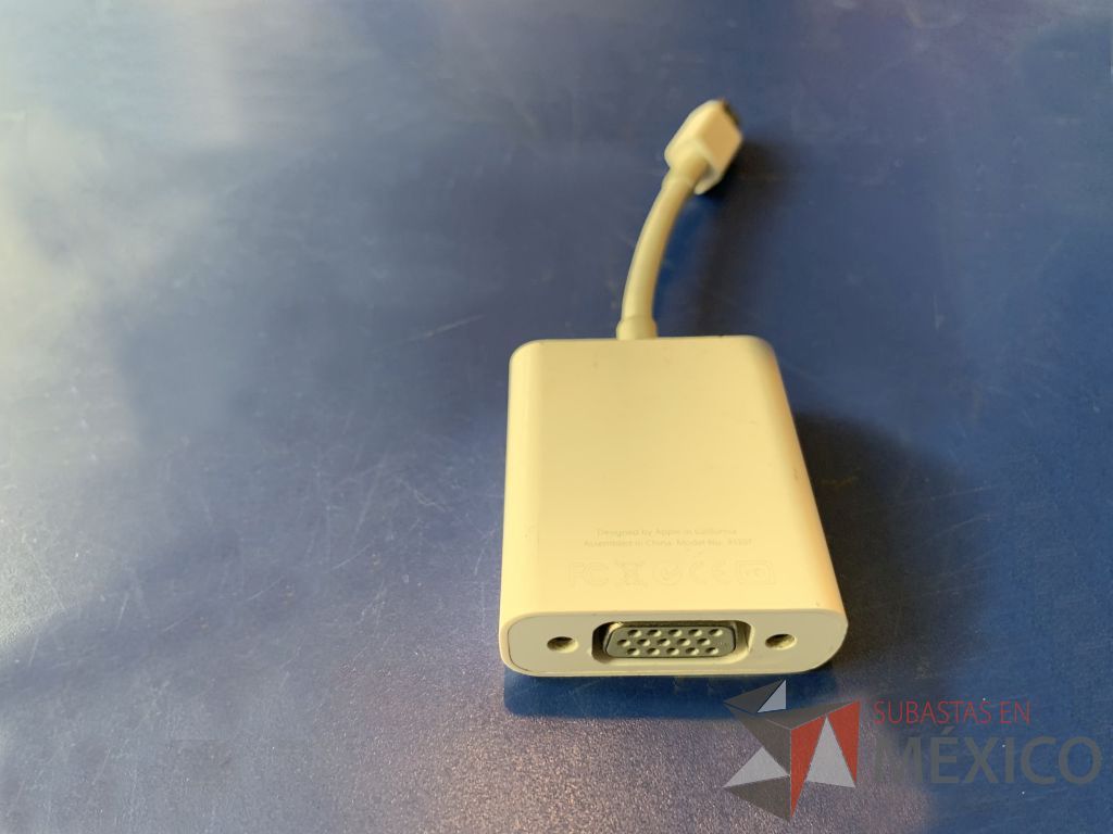 Lote 135 - 1 cable AV/USB p/IPAD,2 adaptadores minidisplay a VGA,1 adaptador VGA a IPOD,1 adaptador VGA a HDMI,6 divisores VGA de 2 vias. - Imagen 15