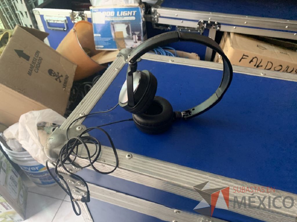 Lote 144 - 3 audífonos orejera marca Pionner y 2 juegos de Walkie Talkie marca Midland - Imagen 10