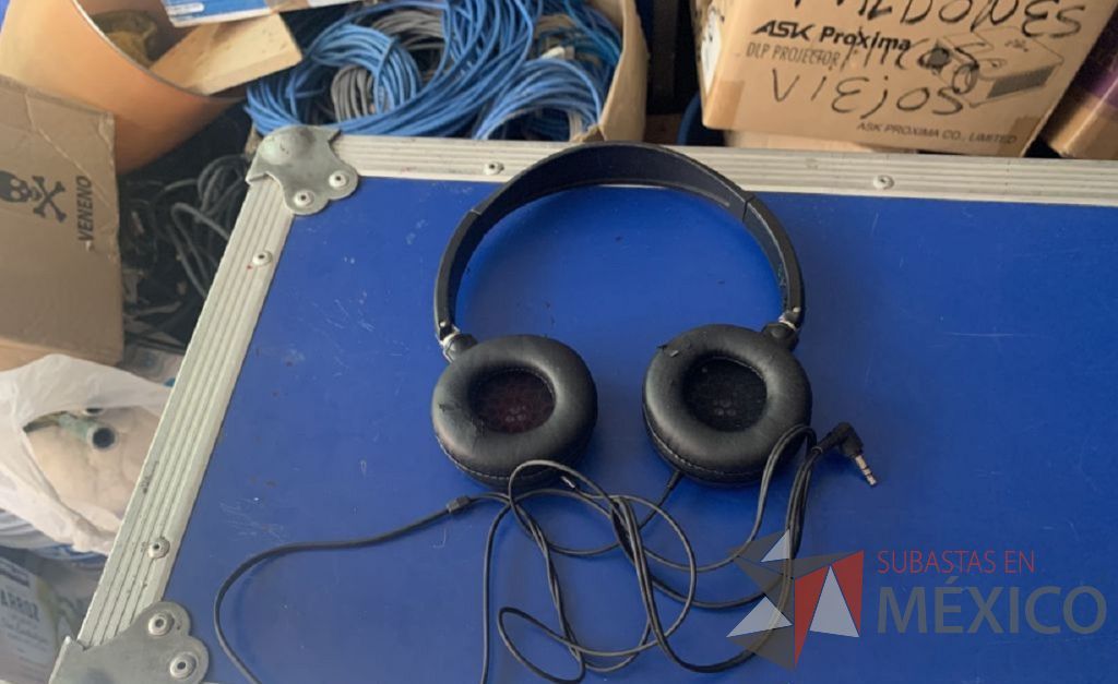 Lote 144 - 3 audífonos orejera marca Pionner y 2 juegos de Walkie Talkie marca Midland - Imagen 8