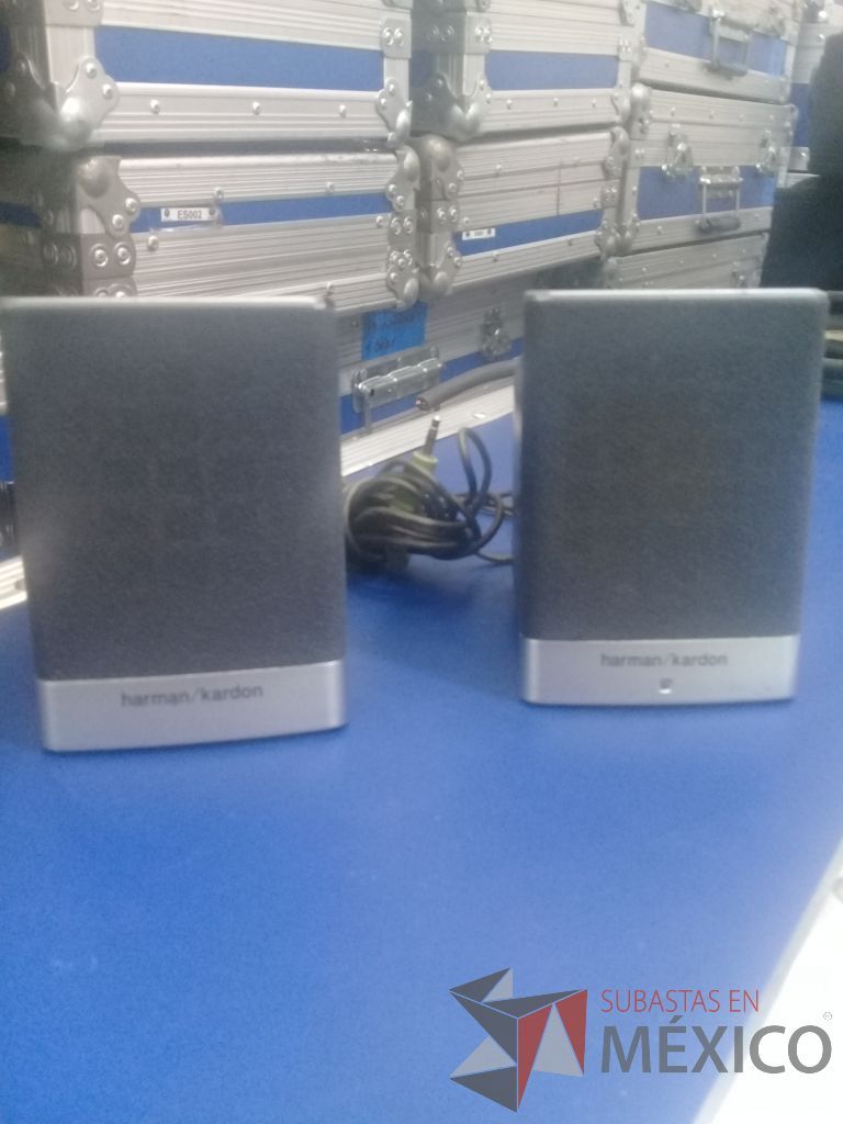 Lote 151 - 8 juegos de bocinas para computadora marca Harman Kardon - Imagen 9