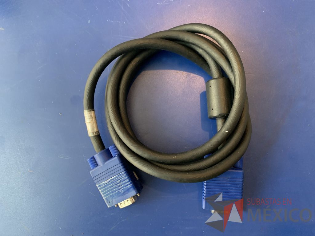 Lote 105 - 50 Cables VGA generico de diferentes medidas y Cable VGA, Marca Kramer - Imagen 2