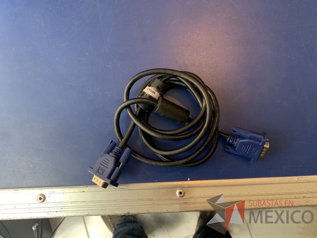 Lote 105 - 50 Cables VGA generico de diferentes medidas y Cable VGA, Marca Kramer - Imagen 11
