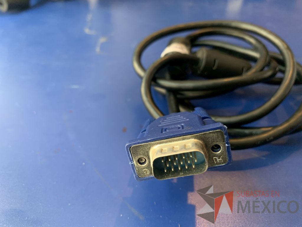 Lote 105 - 50 Cables VGA generico de diferentes medidas y Cable VGA, Marca Kramer - Imagen 12