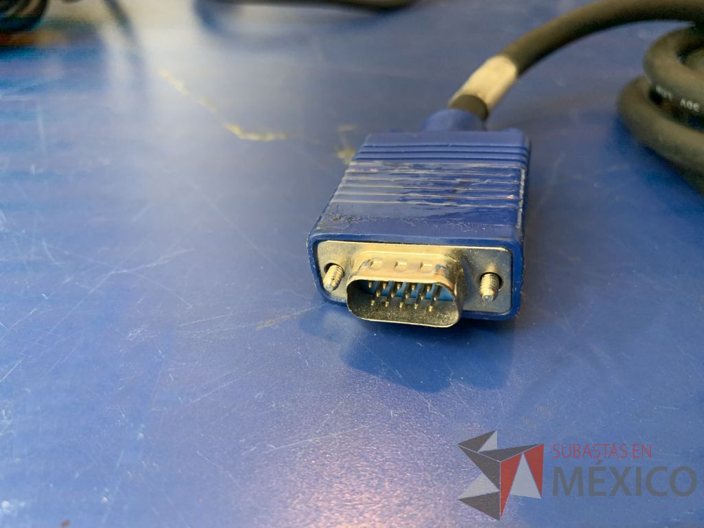 Lote 105 - 50 Cables VGA generico de diferentes medidas y Cable VGA, Marca Kramer - Imagen 3
