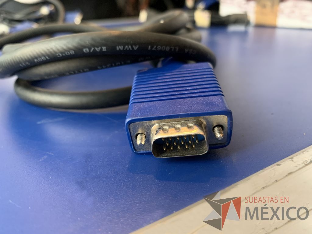 Lote 105 - 50 Cables VGA generico de diferentes medidas y Cable VGA, Marca Kramer - Imagen 4