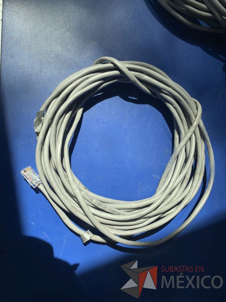 Lote 124 - 39 cales gris de datos marca Cooper varias medidas y 1/2 bobina de cable UTP 5E 160 mts aprox. Marca WAM - Imagen 3