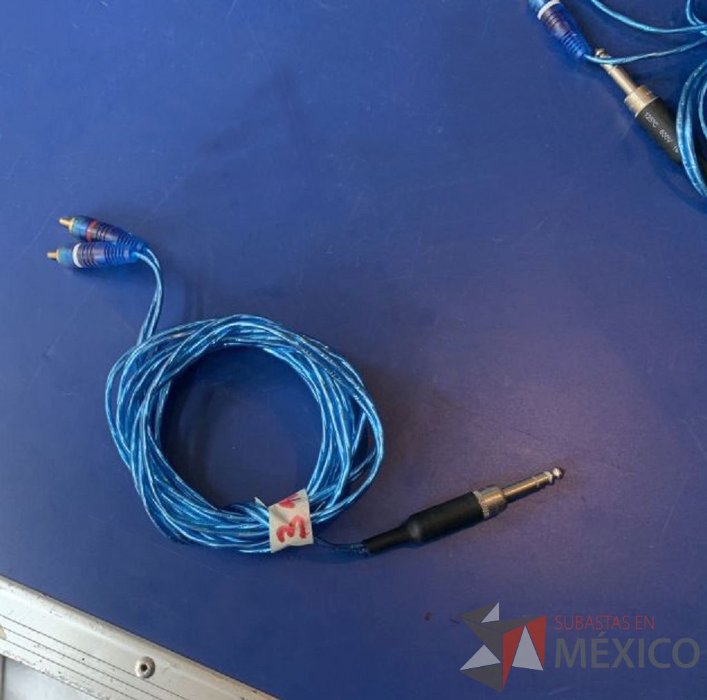 Lote 114 - 44 cables plug y miniplug a varias terminales y varias medidas - Imagen 2