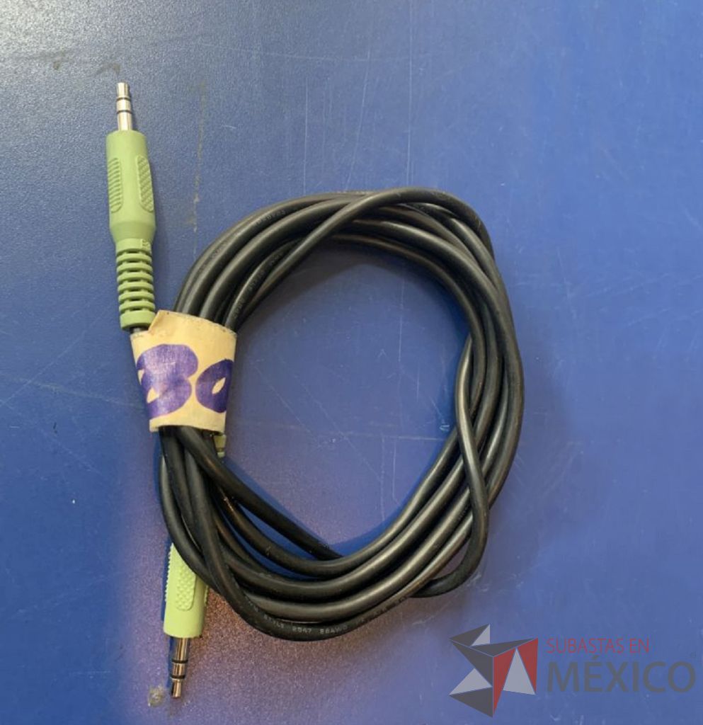 Lote 114 - 44 cables plug y miniplug a varias terminales y varias medidas - Imagen 10