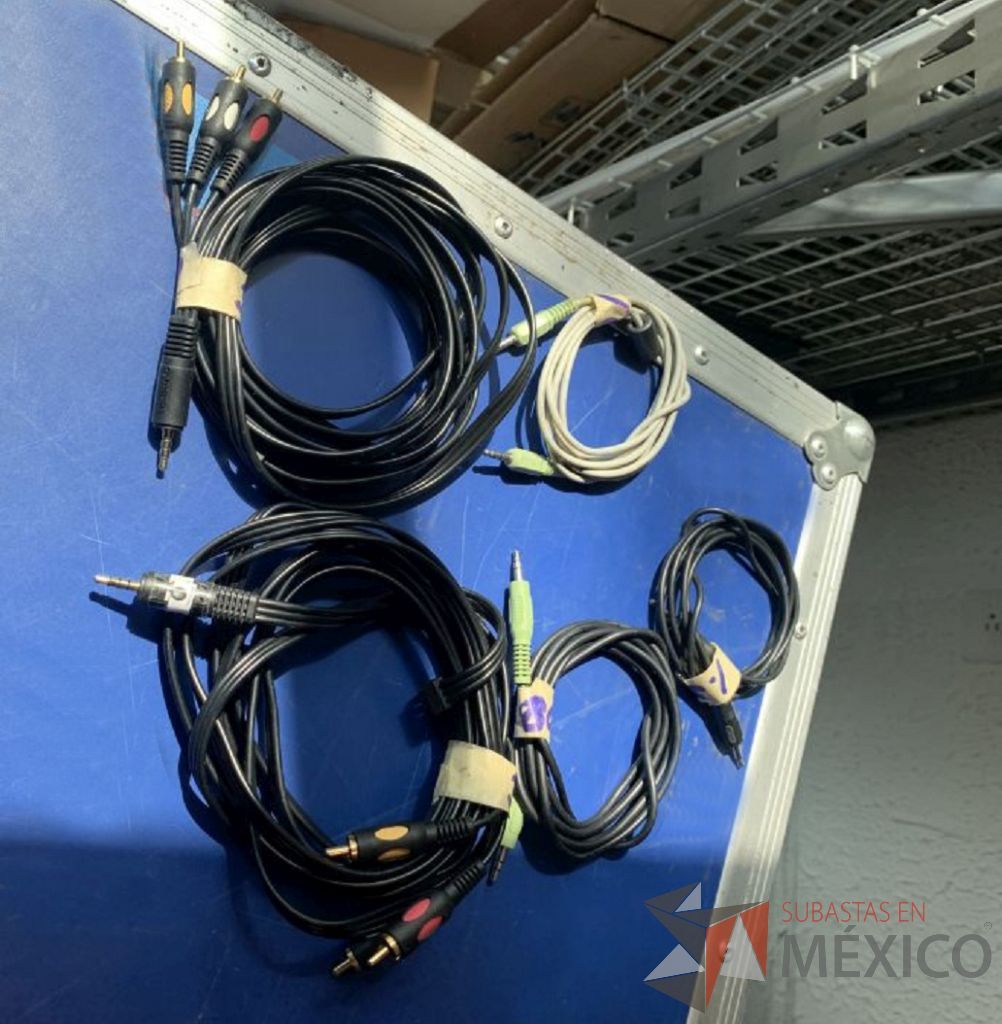 Lote 114 - 44 cables plug y miniplug a varias terminales y varias medidas - Imagen 12