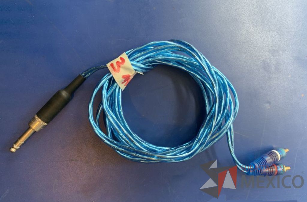 Lote 114 - 44 cables plug y miniplug a varias terminales y varias medidas - Imagen 3