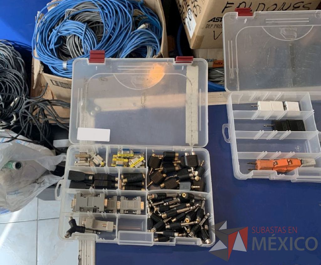 Lote 133 - 206 conectores y adaptadores de diversas conexiones ( VGA,CANON,PLUG,HDMI,RCA etc.) - Imagen 42