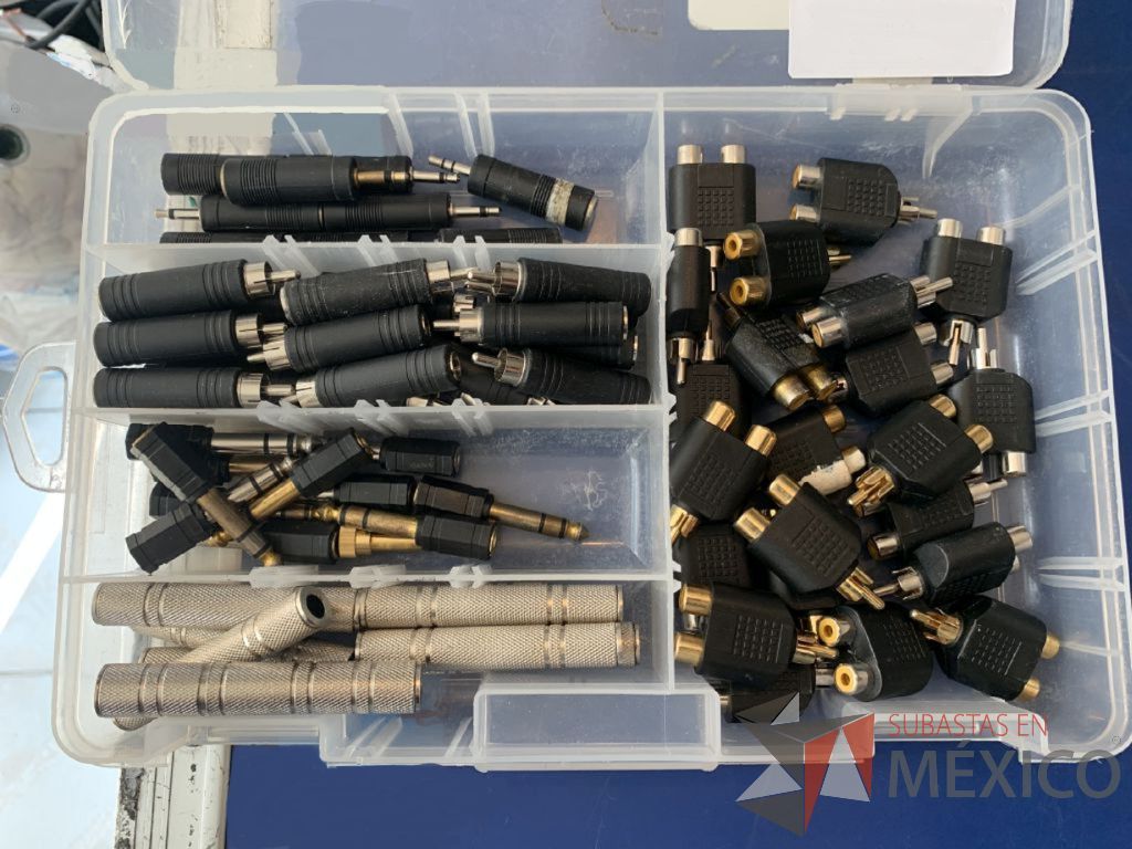 Lote 133 - 206 conectores y adaptadores de diversas conexiones ( VGA,CANON,PLUG,HDMI,RCA etc.) - Imagen 64