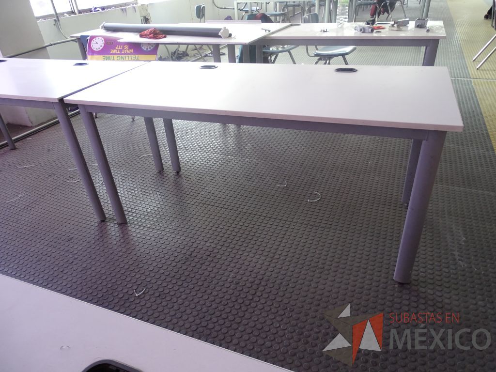 Lote 003 - Mesa de trabajo para 2 personas y 2 Sillas fijas con mecanismo de nivelación - Imagen 6