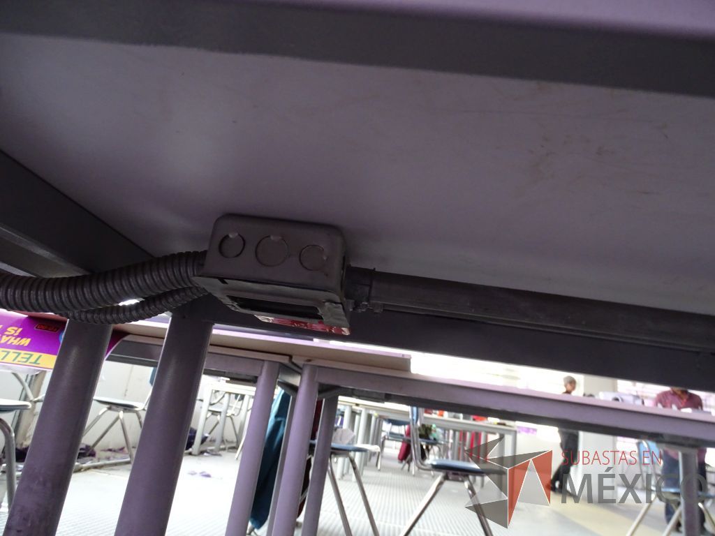 Lote 003 - Mesa de trabajo para 2 personas y 2 Sillas fijas con mecanismo de nivelación - Imagen 8