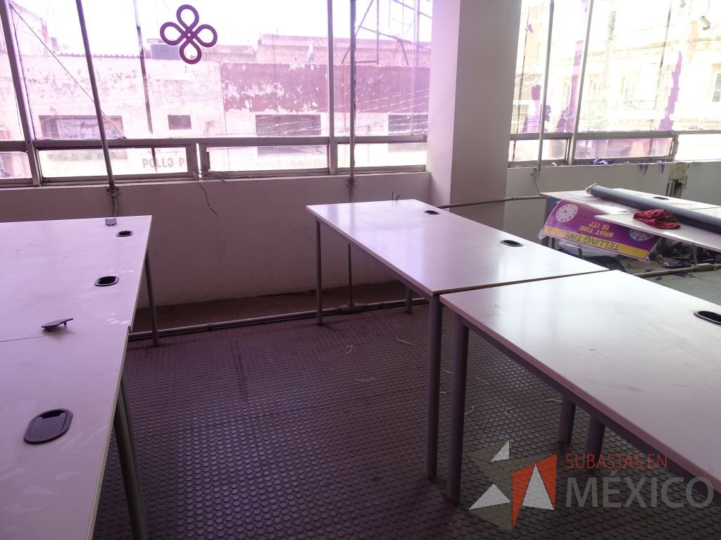 Lote 003 - Mesa de trabajo para 2 personas y 2 Sillas fijas con mecanismo de nivelación - Imagen 14
