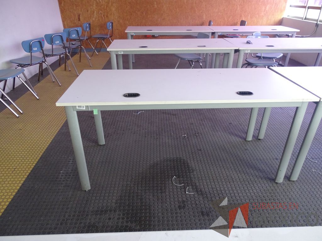 Lote 003 - Mesa de trabajo para 2 personas y 2 Sillas fijas con mecanismo de nivelación - Imagen 17