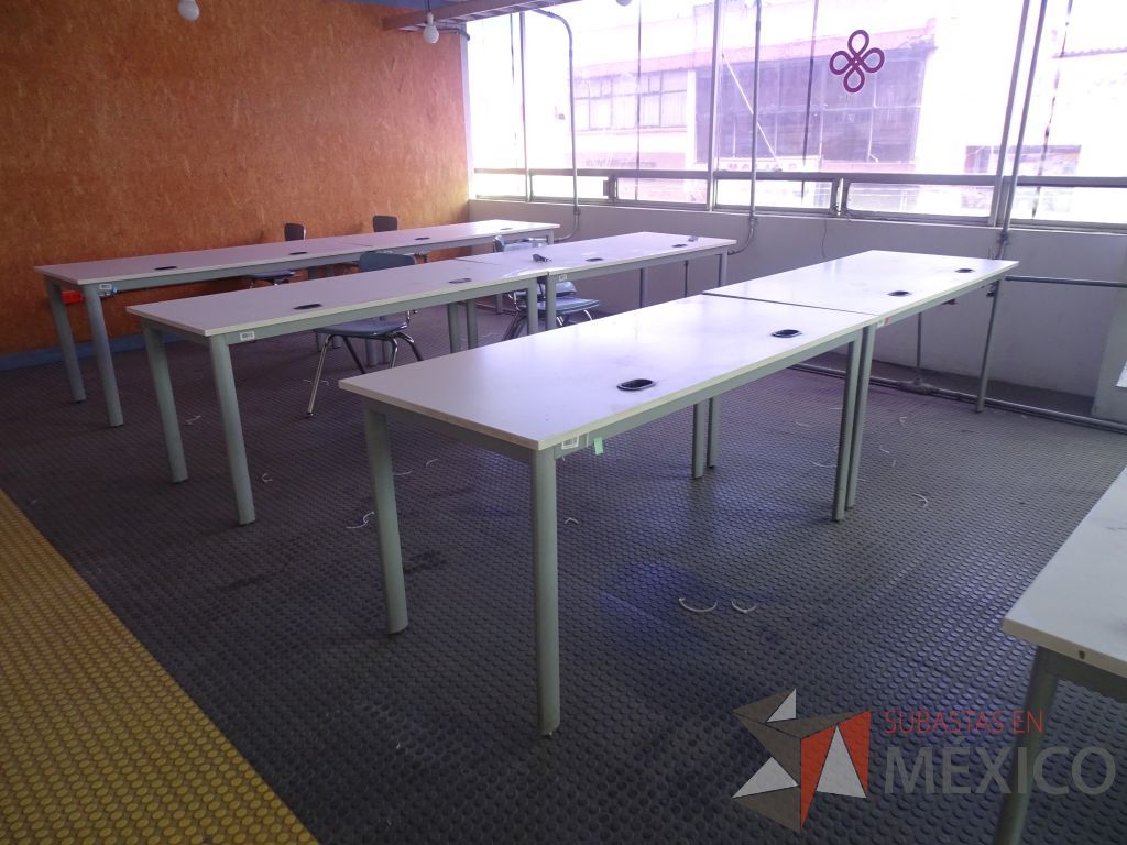 Lote 003 - Mesa de trabajo para 2 personas y 2 Sillas fijas con mecanismo de nivelación - Imagen 23