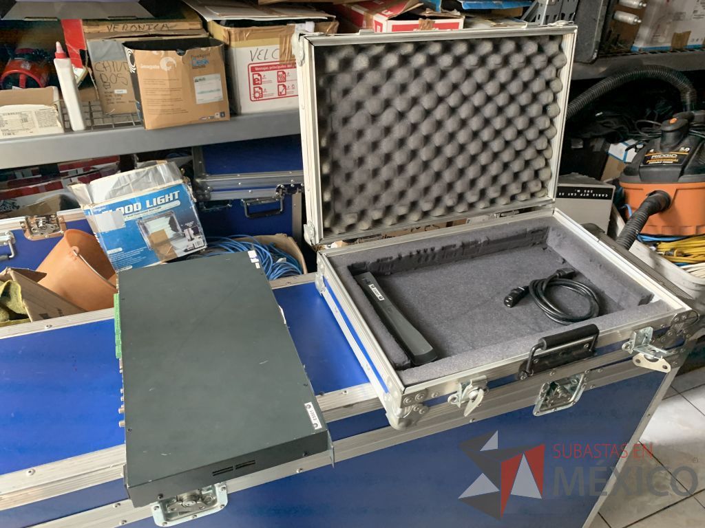 Lote 054 - 2 Escaladores de señal VGA con case, Cable VGA marca Kramer de 30m. - Imagen 6