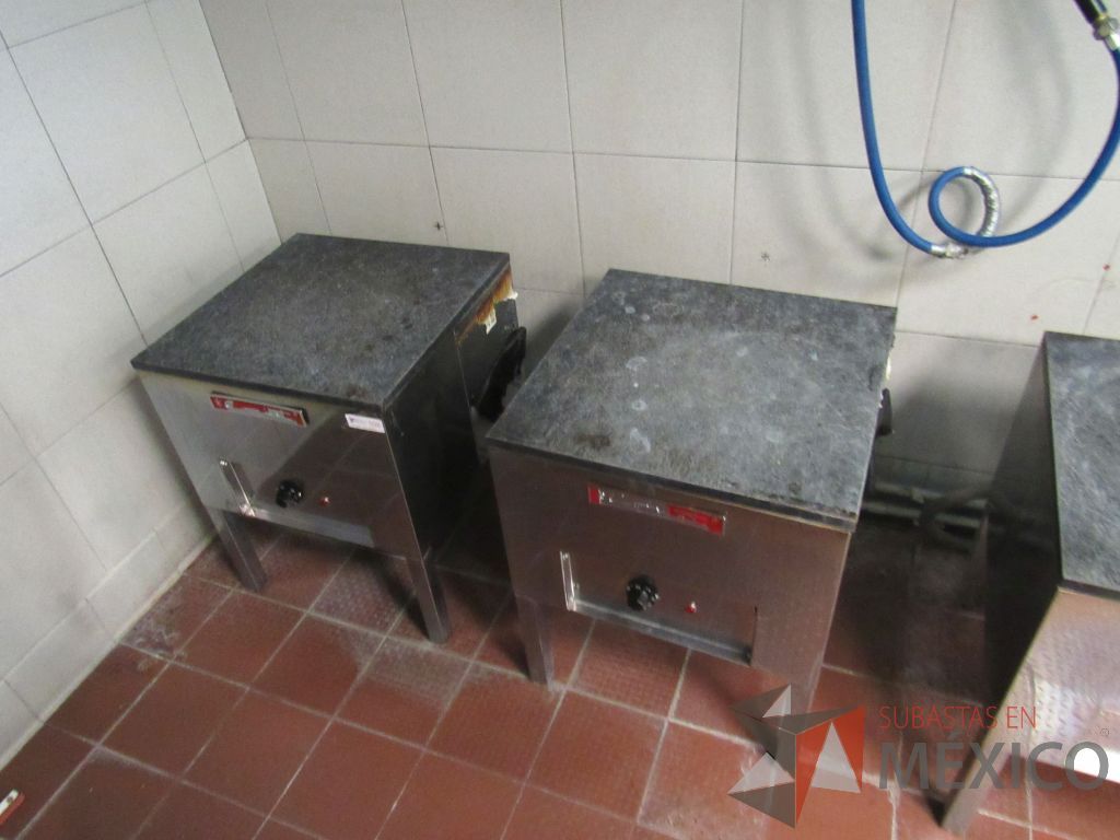 Lote 153 - Horno Coriat, elaborado con acero inoxidable 1 compartimento con capacidad para 5 charolas de 0.650 m x 0.500 m. - Imagen 4