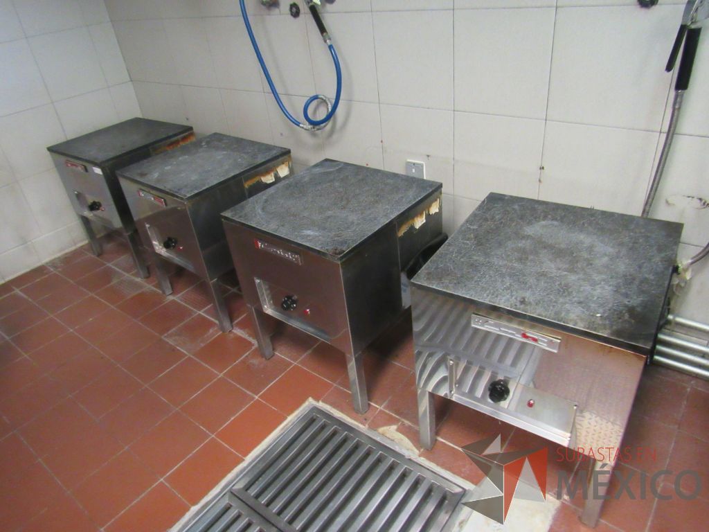 Lote 153 - Horno Coriat, elaborado con acero inoxidable 1 compartimento con capacidad para 5 charolas de 0.650 m x 0.500 m. - Imagen 9