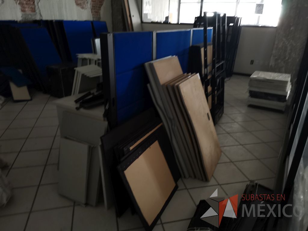 Lote 016 - 3 Estaciónes de trabajo desarmadas para 28 lugares