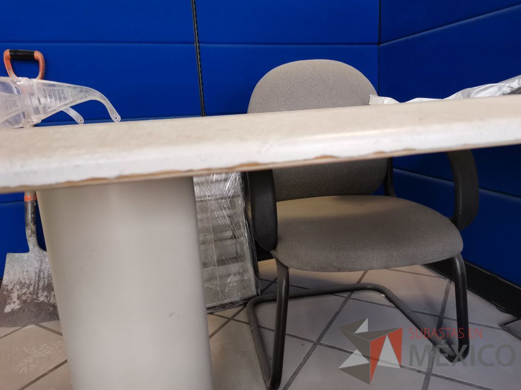 Lote 152 - Estación de trabajo para 2 personas con 4 gavetas superiores - Imagen 7