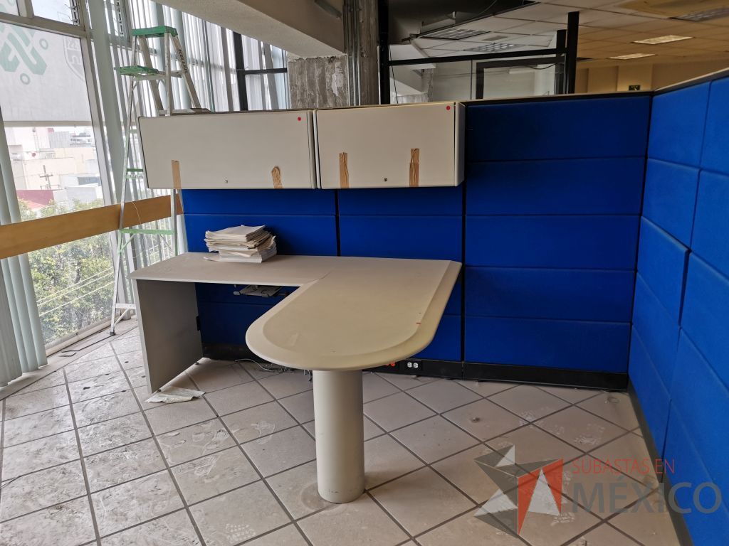 Lote 152 - Estación de trabajo para 2 personas con 4 gavetas superiores - Imagen 9
