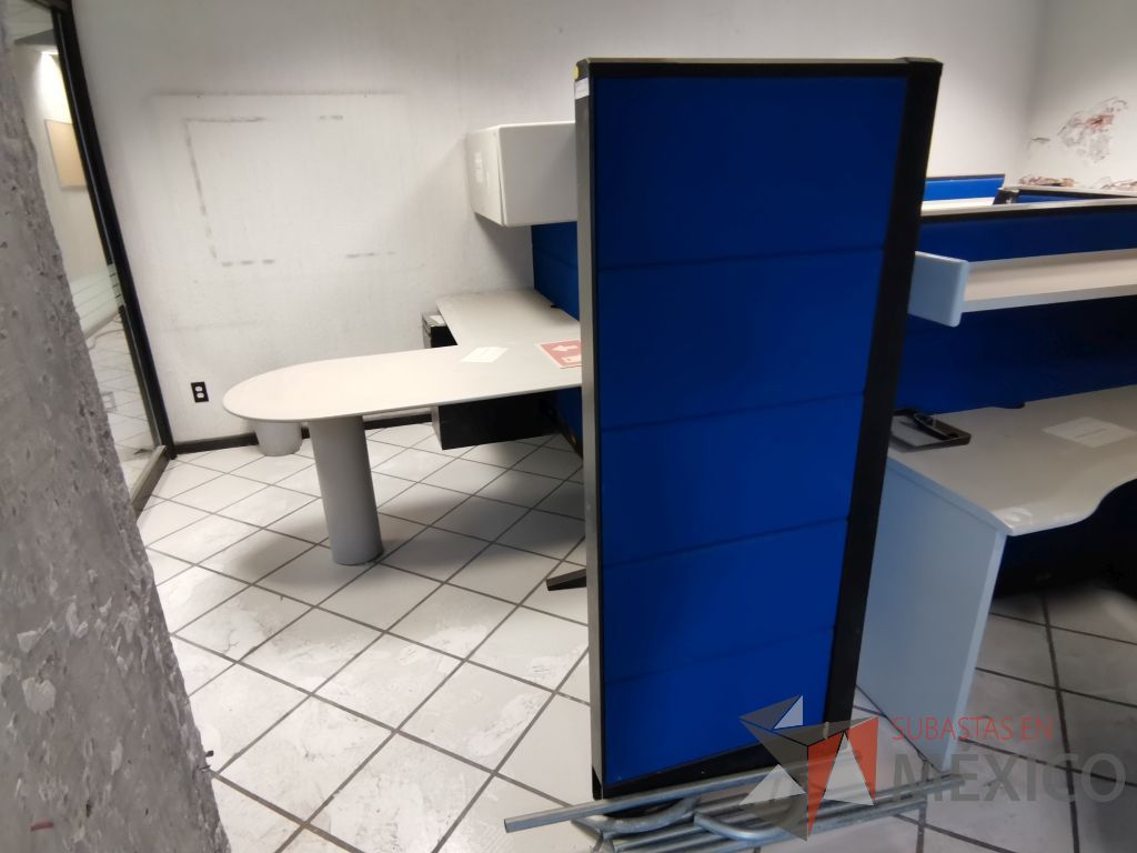 Lote 085 - Estación de trabajo para 1 personas con 1 gaveta superior