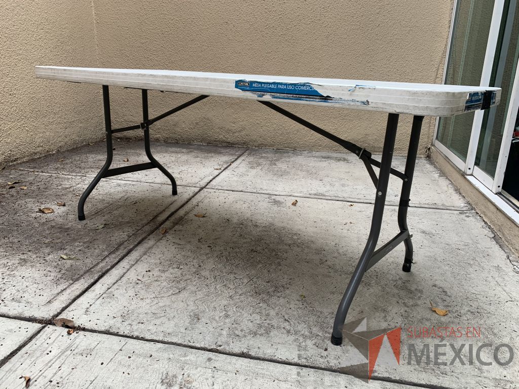 Lote 058 - Mesa de plástico RubberMaid plegable de 180cm - Imagen 3