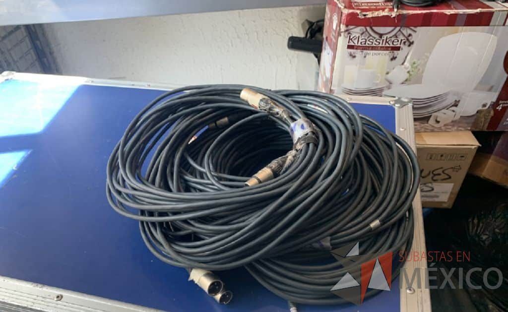 Lote 020 - Mezcladora análoga PROFESIONAL18 canales con case 2 cable Canon genérico de 25m - Imagen 10