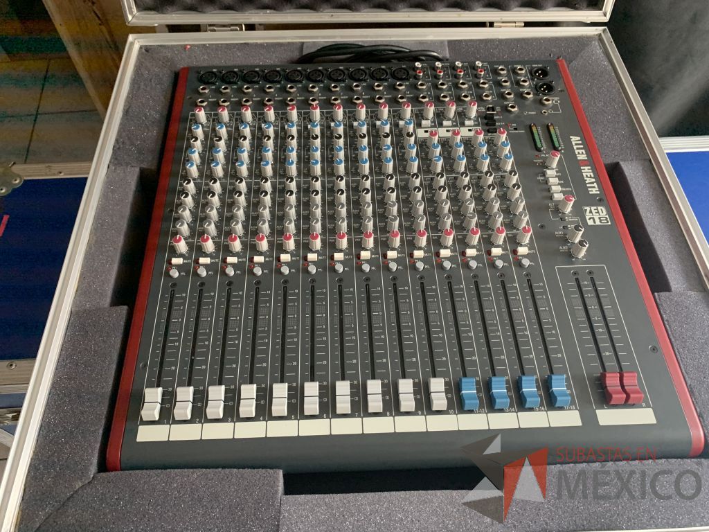 Lote 020 - Mezcladora análoga PROFESIONAL18 canales con case 2 cable Canon genérico de 25m - Imagen 2