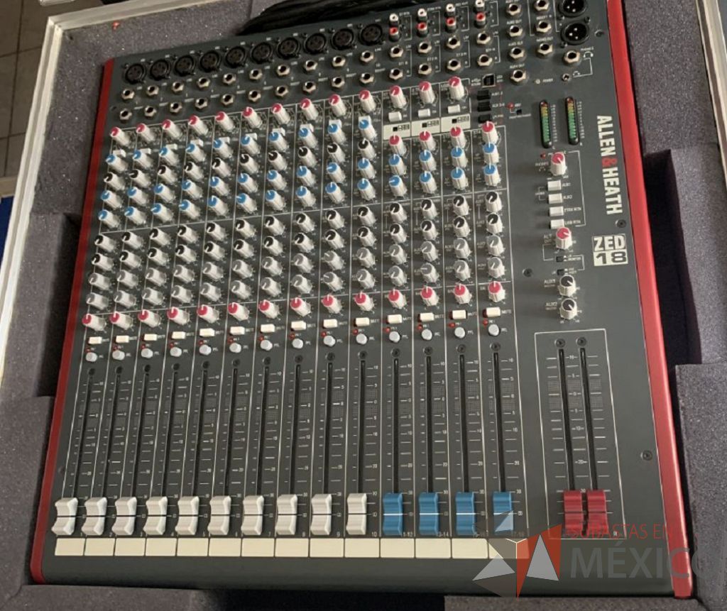 Lote 020 - Mezcladora análoga PROFESIONAL18 canales con case 2 cable Canon genérico de 25m - Imagen 5
