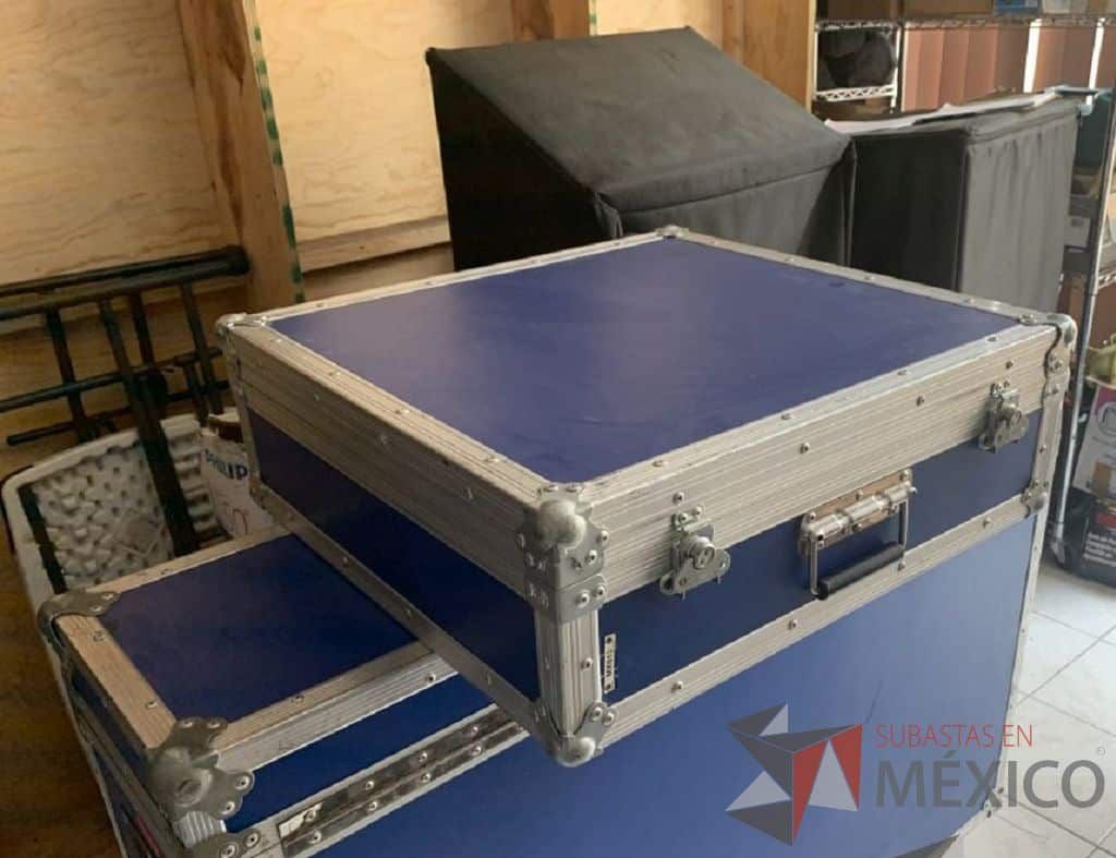 Lote 020 - Mezcladora análoga PROFESIONAL18 canales con case 2 cable Canon genérico de 25m - Imagen 7