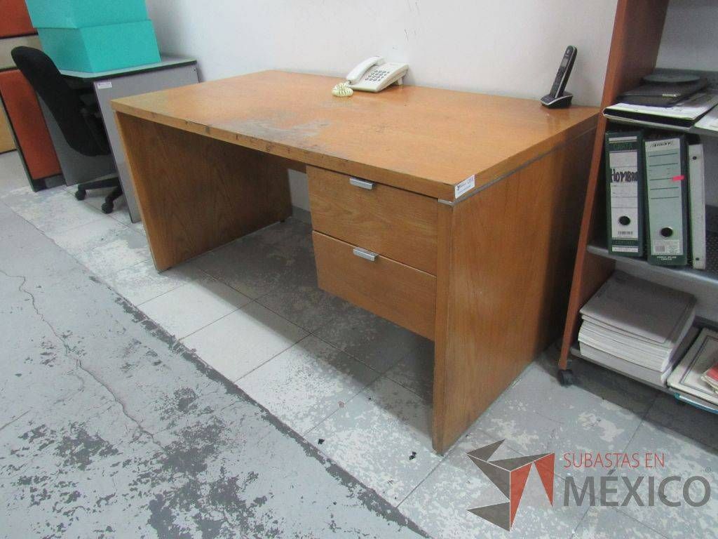 Lote 035 - Escritorio con 2 cajones de madera. - Imagen 5