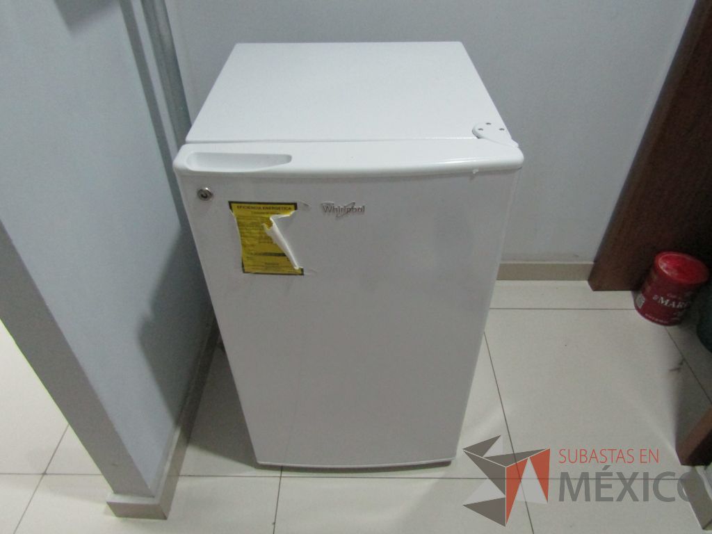 Lote 036 - Frigobar, Marca: WHIRPOOL, Modelo: WS5501Q. - Imagen 2