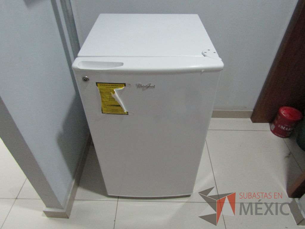 Lote 036 - Frigobar, Marca: WHIRPOOL, Modelo: WS5501Q. - Imagen 3