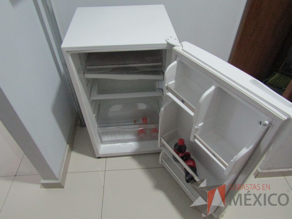 Lote 036 - Frigobar, Marca: WHIRPOOL, Modelo: WS5501Q. - Imagen 8